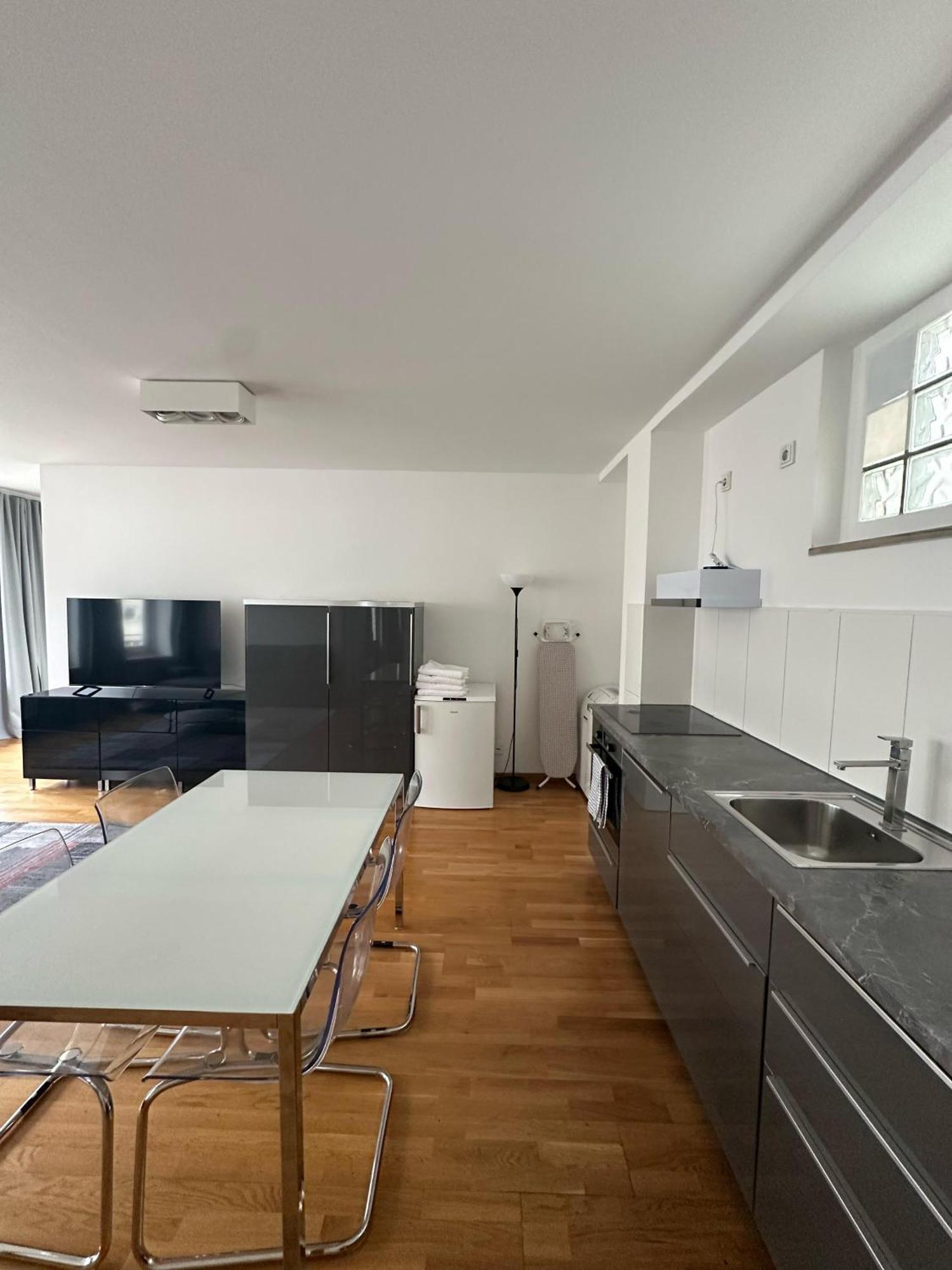 Al Nafurah Apartments Munich Exterior photo